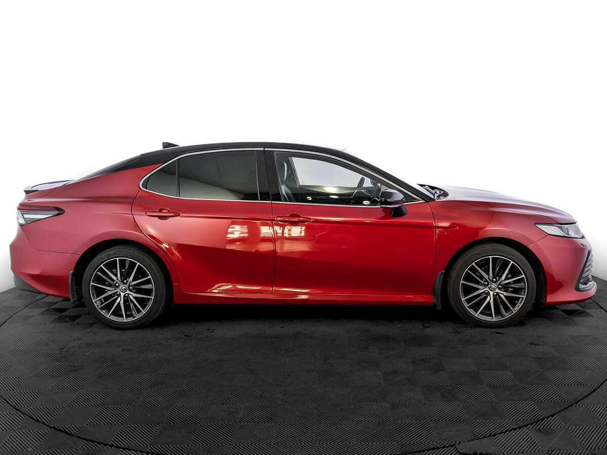 Toyota Camry с пробегом — 2021 год. Фото: #3