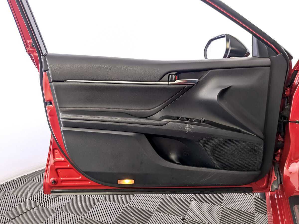 Toyota Camry с пробегом — 2021 год. Фото: #14