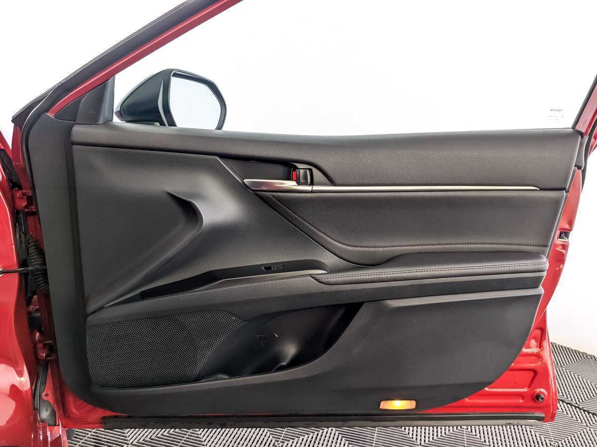 Toyota Camry с пробегом — 2021 год. Фото: #19