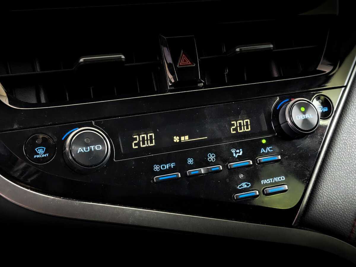 Toyota Camry с пробегом — 2021 год. Фото: #20