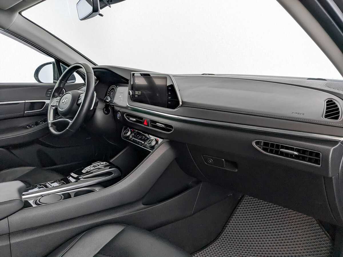 Hyundai Sonata с пробегом — 2021 год. Фото: #8