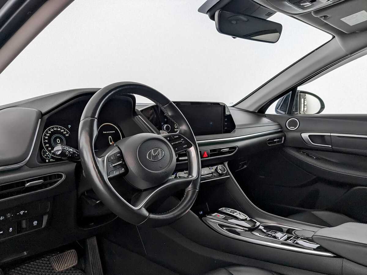 Hyundai Sonata с пробегом — 2021 год. Фото: #13