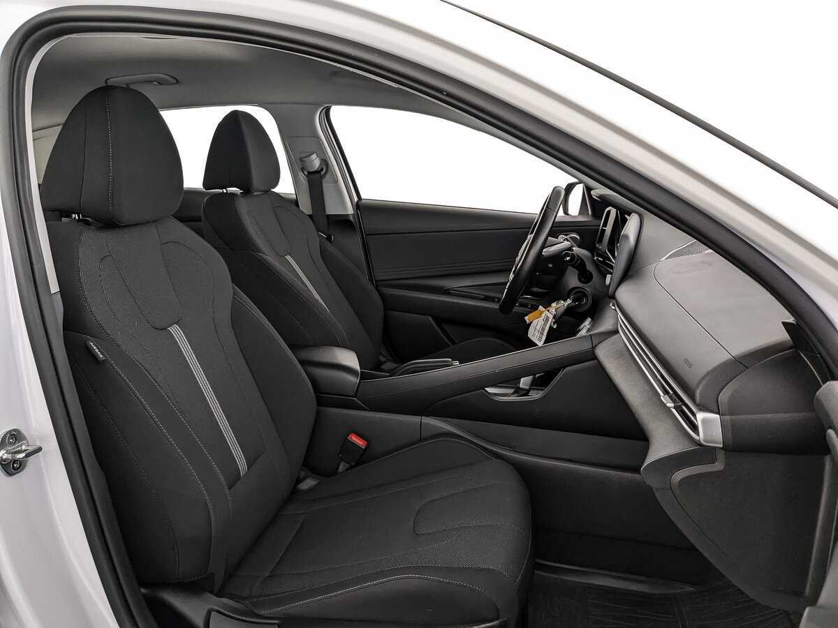 Hyundai Elantra с пробегом — 2021 год. Фото: #19