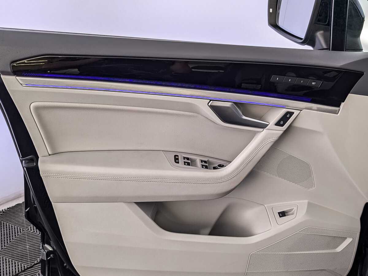 Volkswagen Touareg с пробегом — 2020 год. Фото: #12