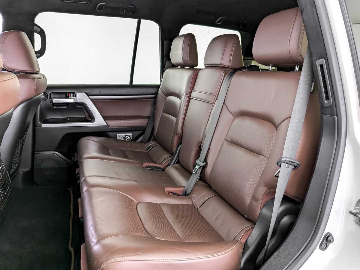 Toyota Land Cruiser с пробегом — 2016 год. Фото: #9