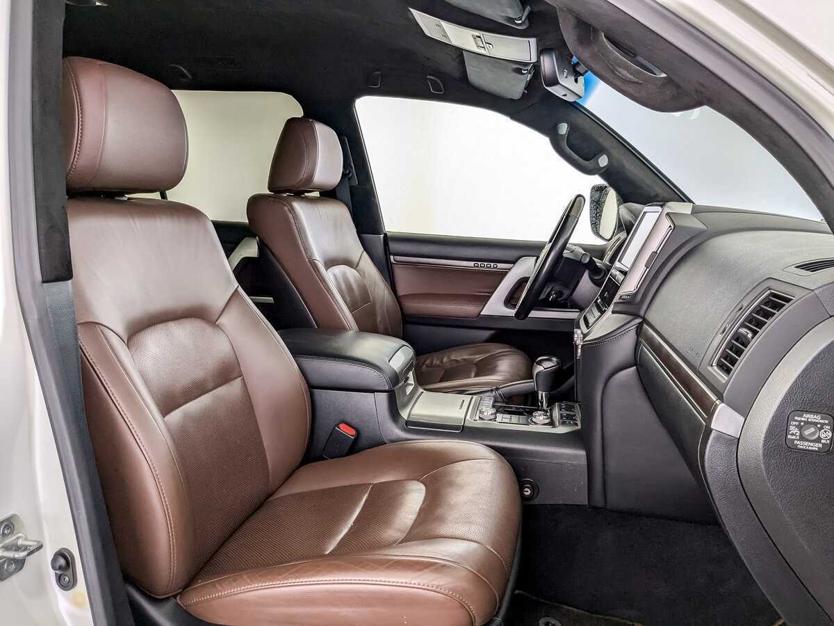 Toyota Land Cruiser с пробегом — 2016 год. Фото: #18