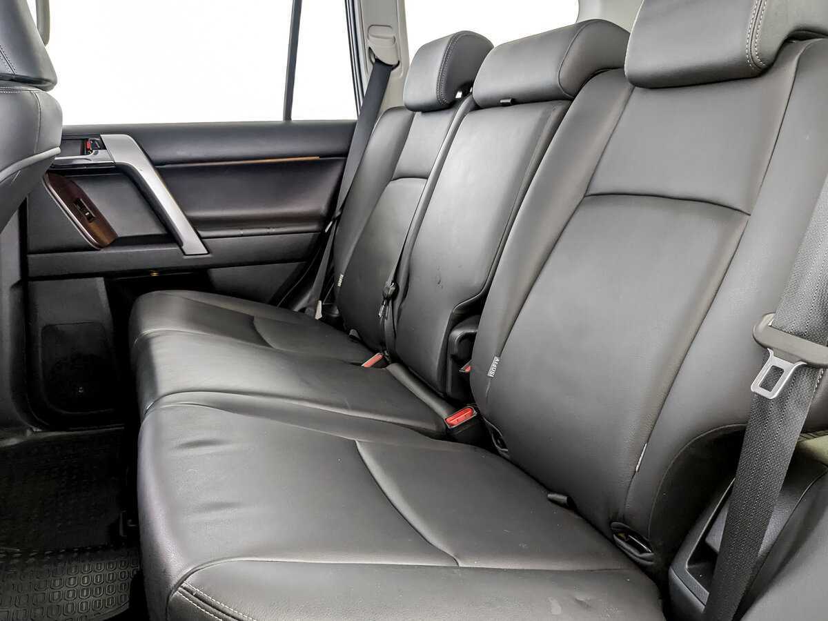 Toyota Land Cruiser Prado с пробегом — 2017 год. Фото: #9
