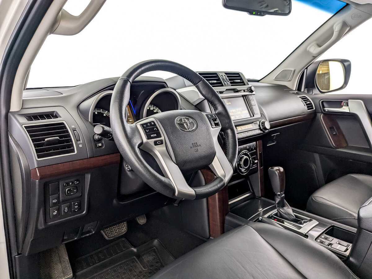 Toyota Land Cruiser Prado с пробегом — 2017 год. Фото: #13