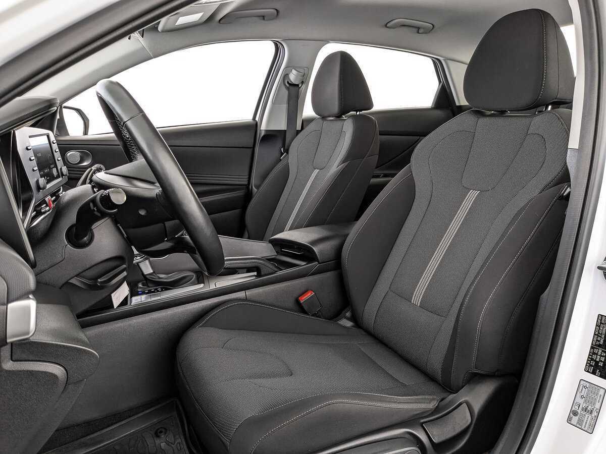 Hyundai Elantra с пробегом — 2022 год. Фото: #15