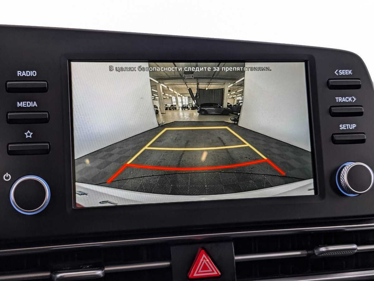 Hyundai Elantra с пробегом — 2022 год. Фото: #21