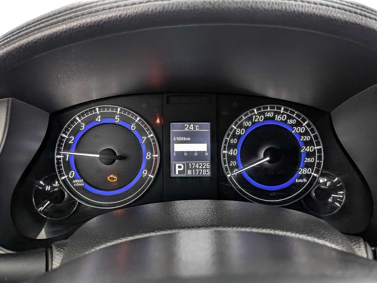 Infiniti EX с пробегом — 2013 год. Фото: #11