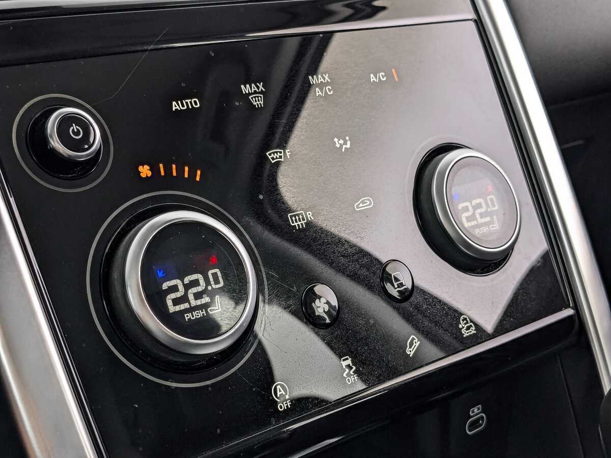 Land Rover Discovery Sport с пробегом — 2022 год. Фото: #16