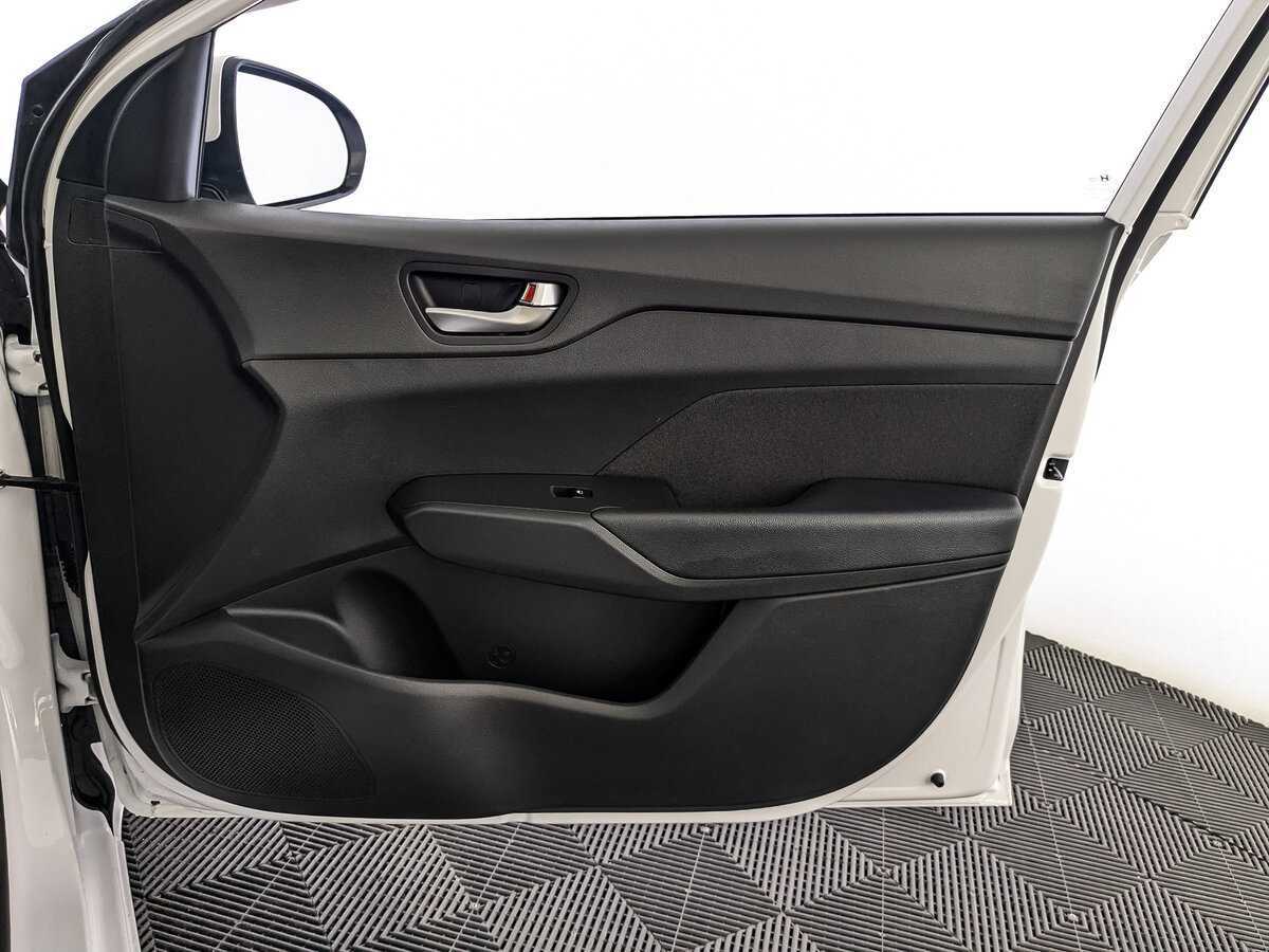 Hyundai Solaris с пробегом — 2022 год. Фото: #20