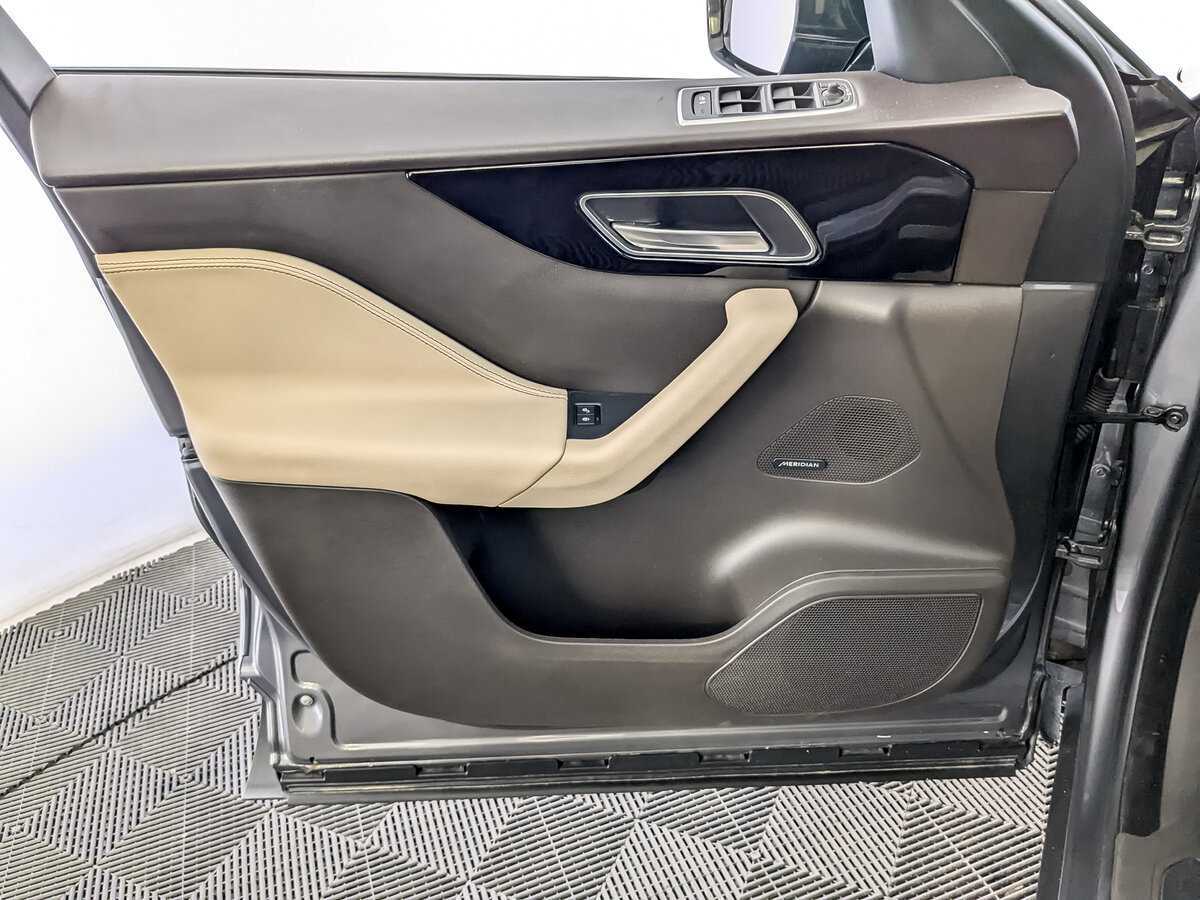 Jaguar F-Pace с пробегом — 2018 год. Фото: #14