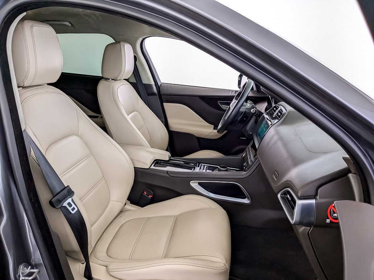 Jaguar F-Pace с пробегом — 2018 год. Фото: #18