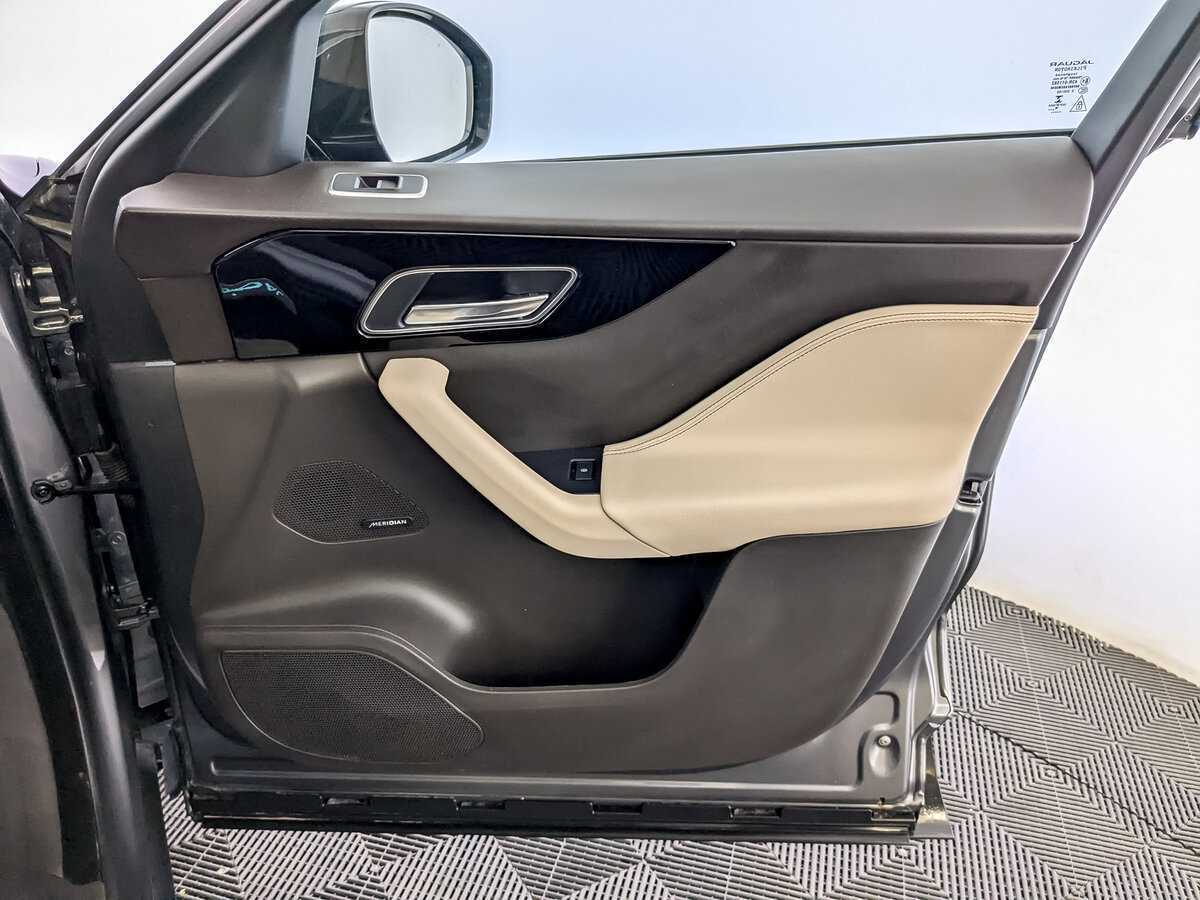 Jaguar F-Pace с пробегом — 2018 год. Фото: #19