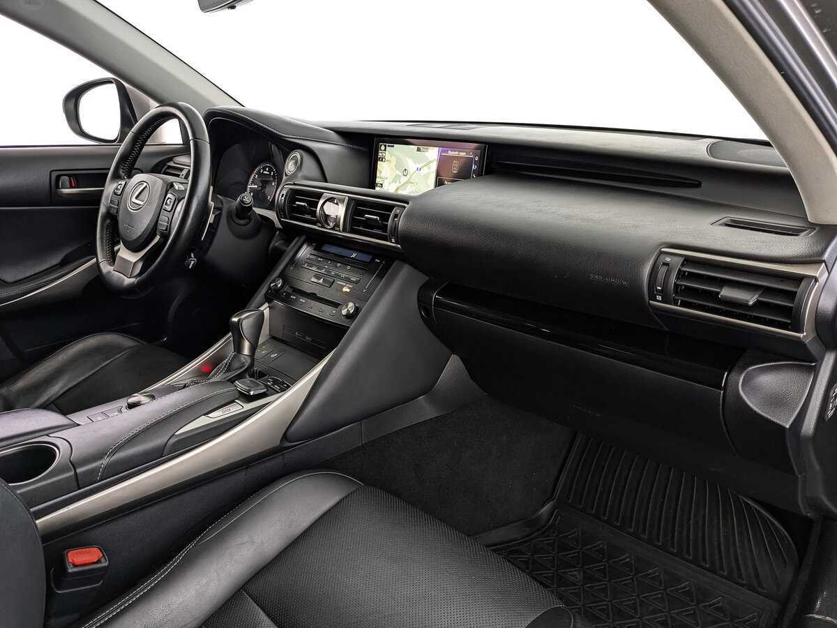 Lexus IS с пробегом — 2018 год. Фото: #8