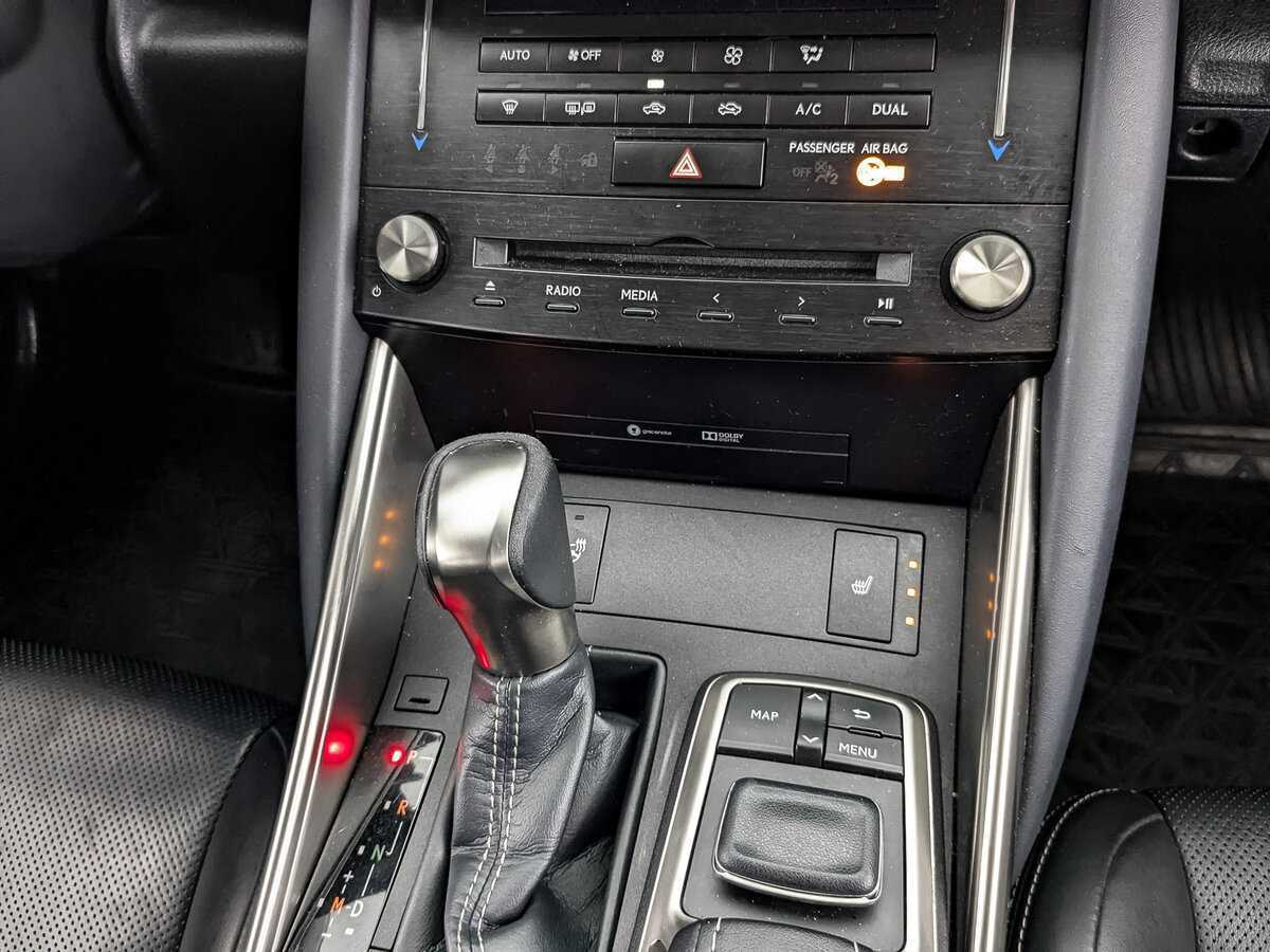 Lexus IS с пробегом — 2018 год. Фото: #16