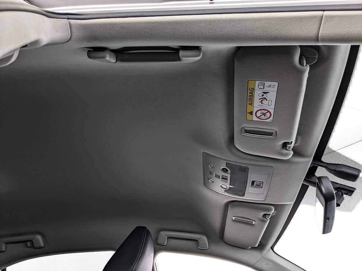 Lexus IS с пробегом — 2018 год. Фото: #18