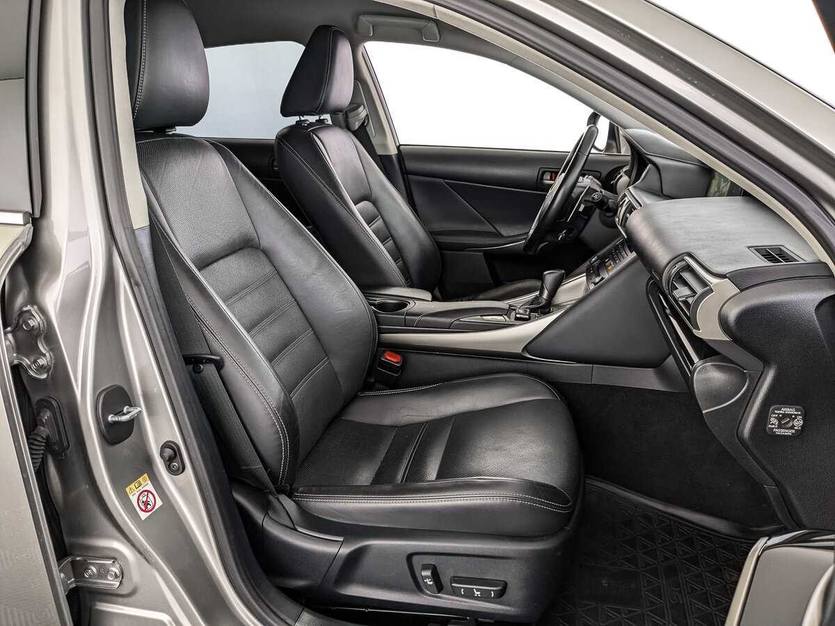 Lexus IS с пробегом — 2018 год. Фото: #19