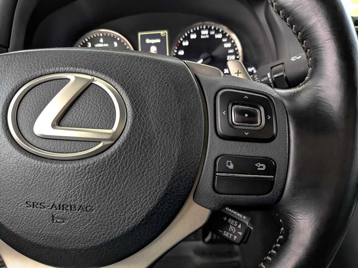 Lexus IS с пробегом — 2018 год. Фото: #23