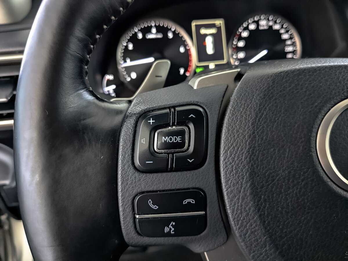 Lexus IS с пробегом — 2018 год. Фото: #24