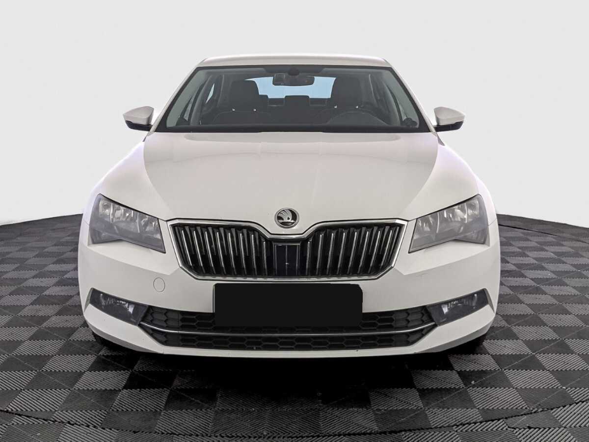 Skoda Superb с пробегом — 2017 год. Фото: #1