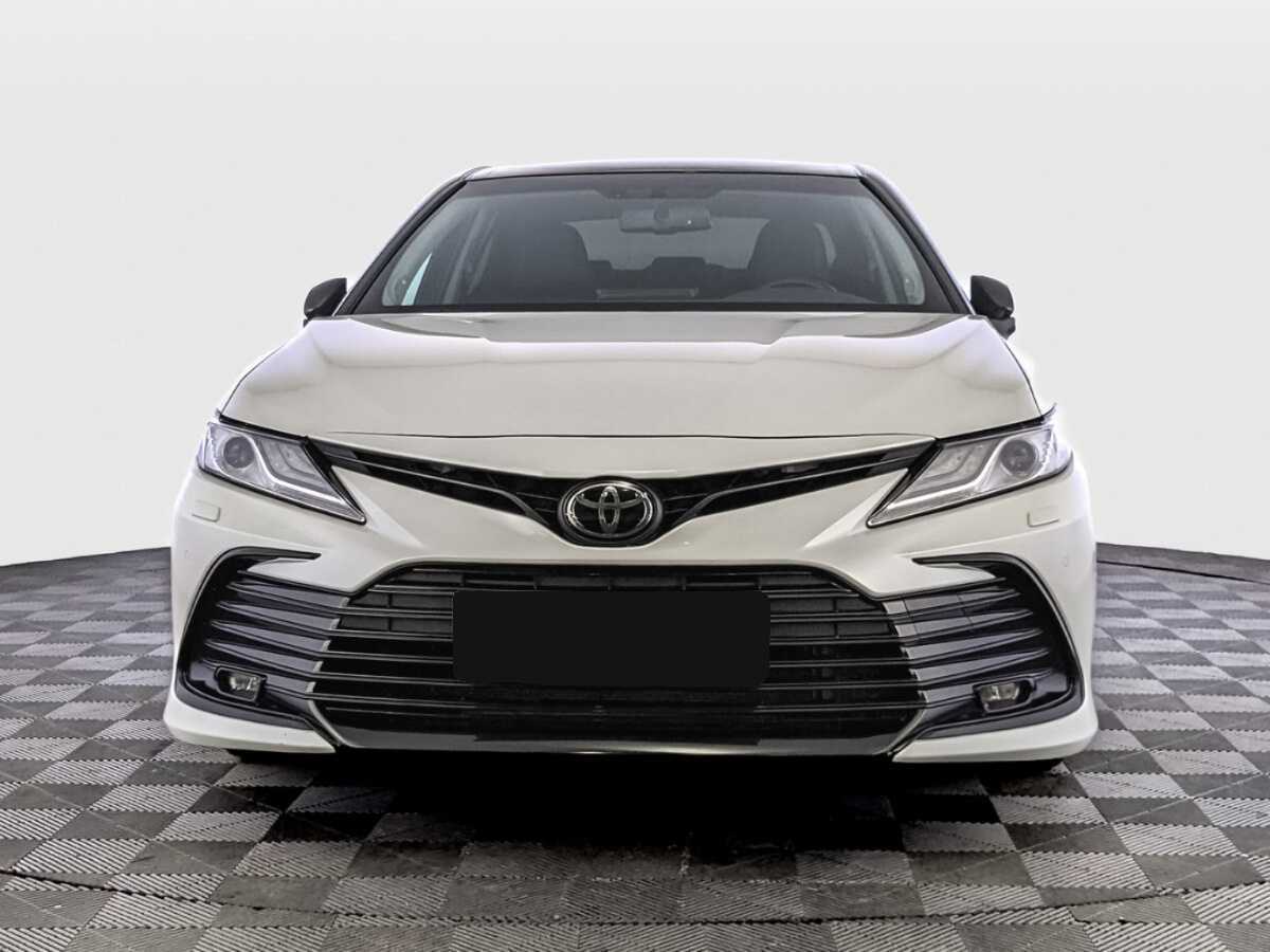 Toyota Camry с пробегом — 2022 год. Фото: #1