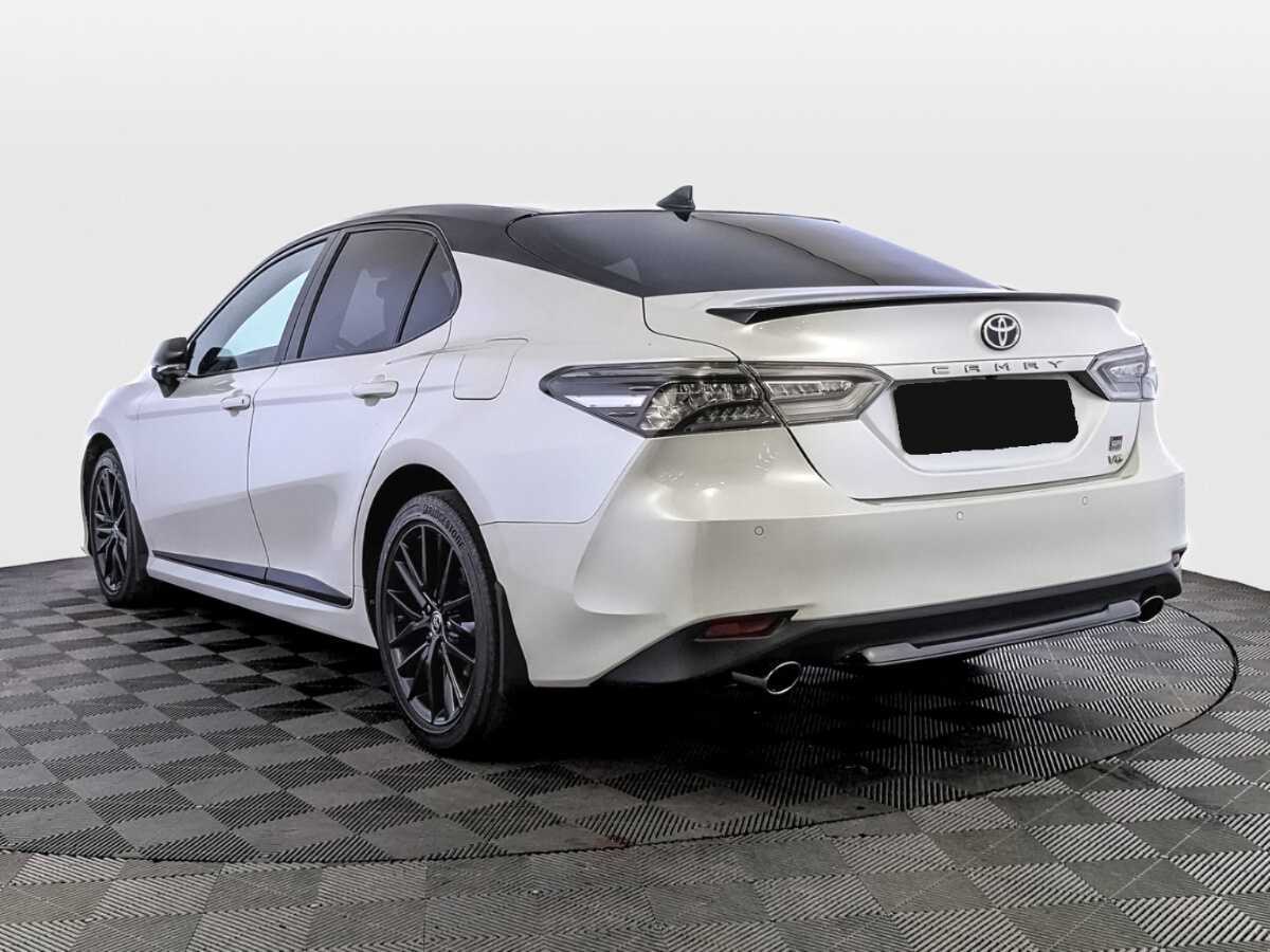Toyota Camry с пробегом — 2022 год. Фото: #6