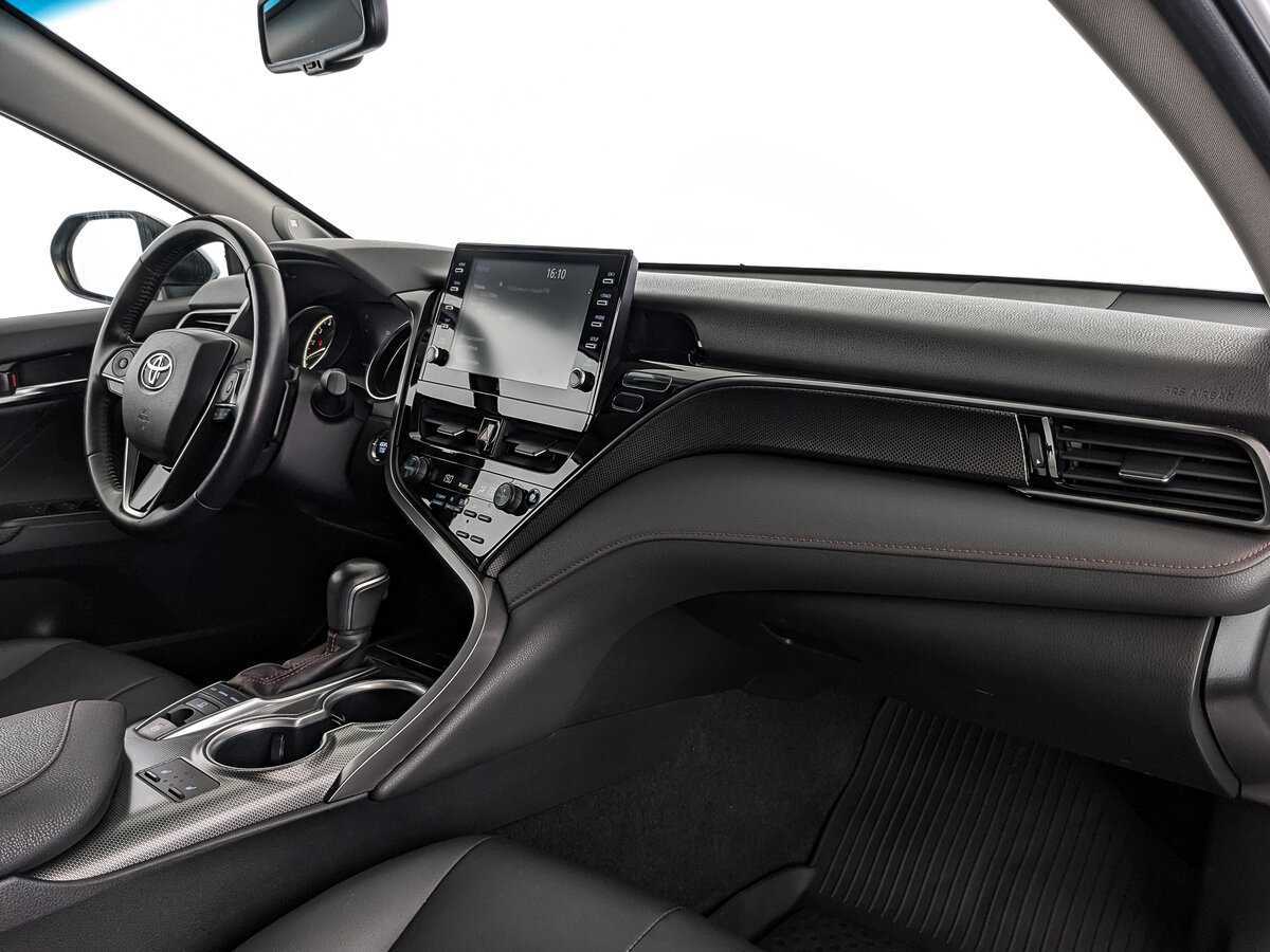 Toyota Camry с пробегом — 2022 год. Фото: #8