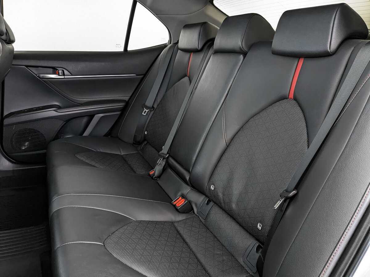Toyota Camry с пробегом — 2022 год. Фото: #13