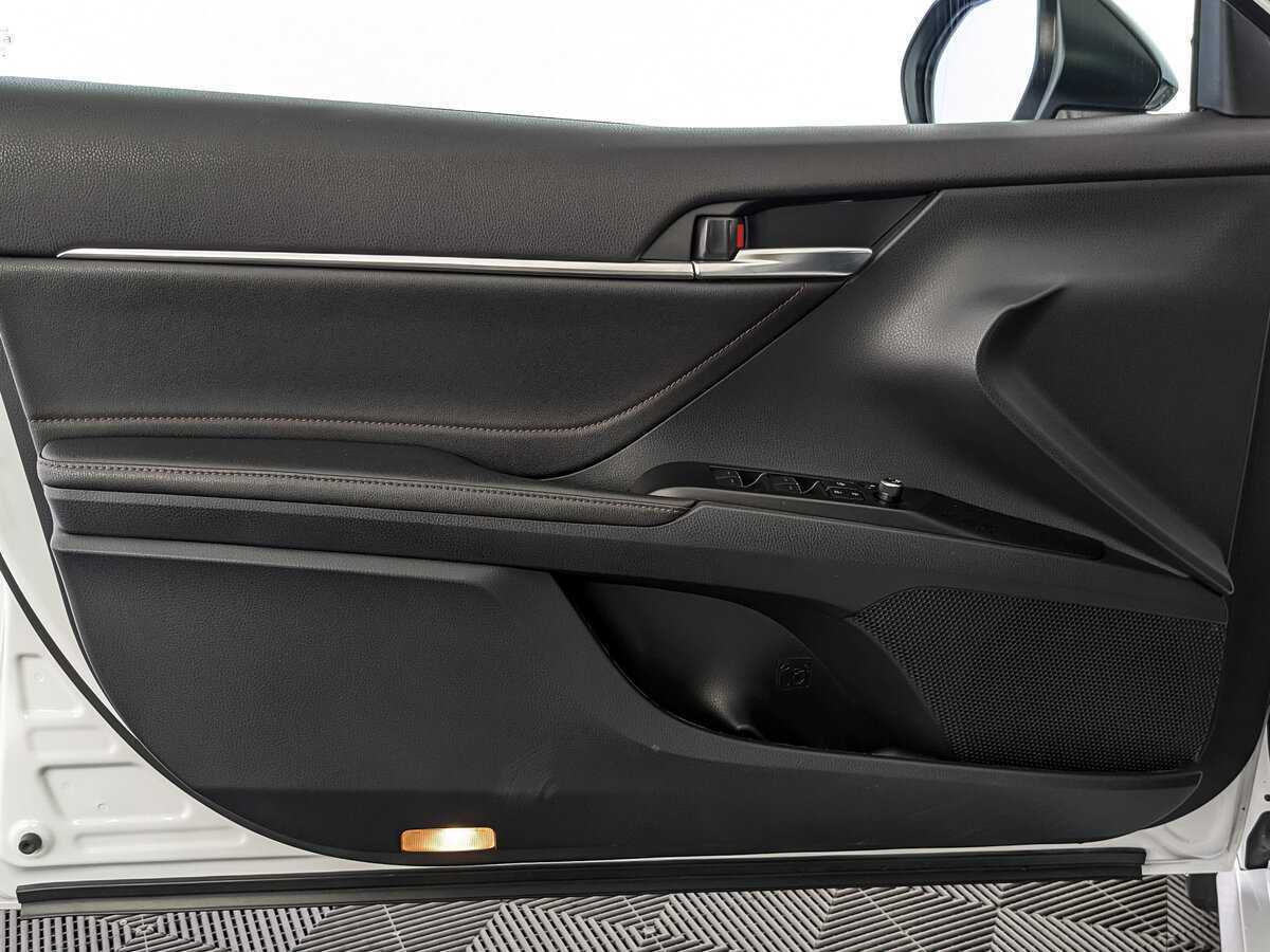Toyota Camry с пробегом — 2022 год. Фото: #14