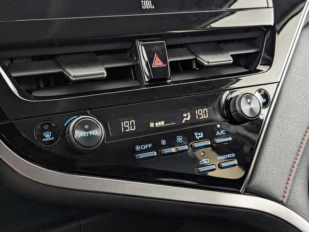 Toyota Camry с пробегом — 2022 год. Фото: #16