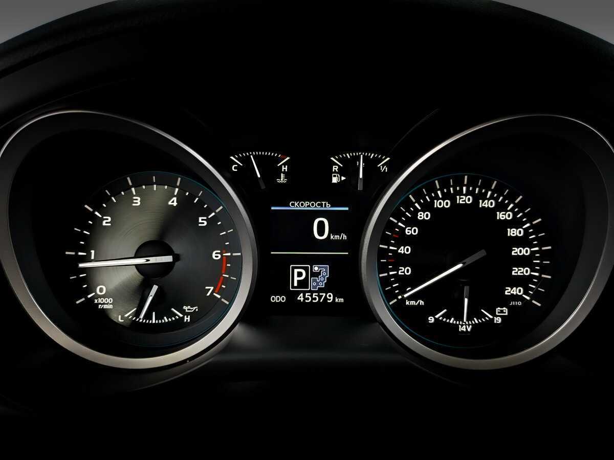 Toyota Land Cruiser с пробегом — 2014 год. Фото: #10