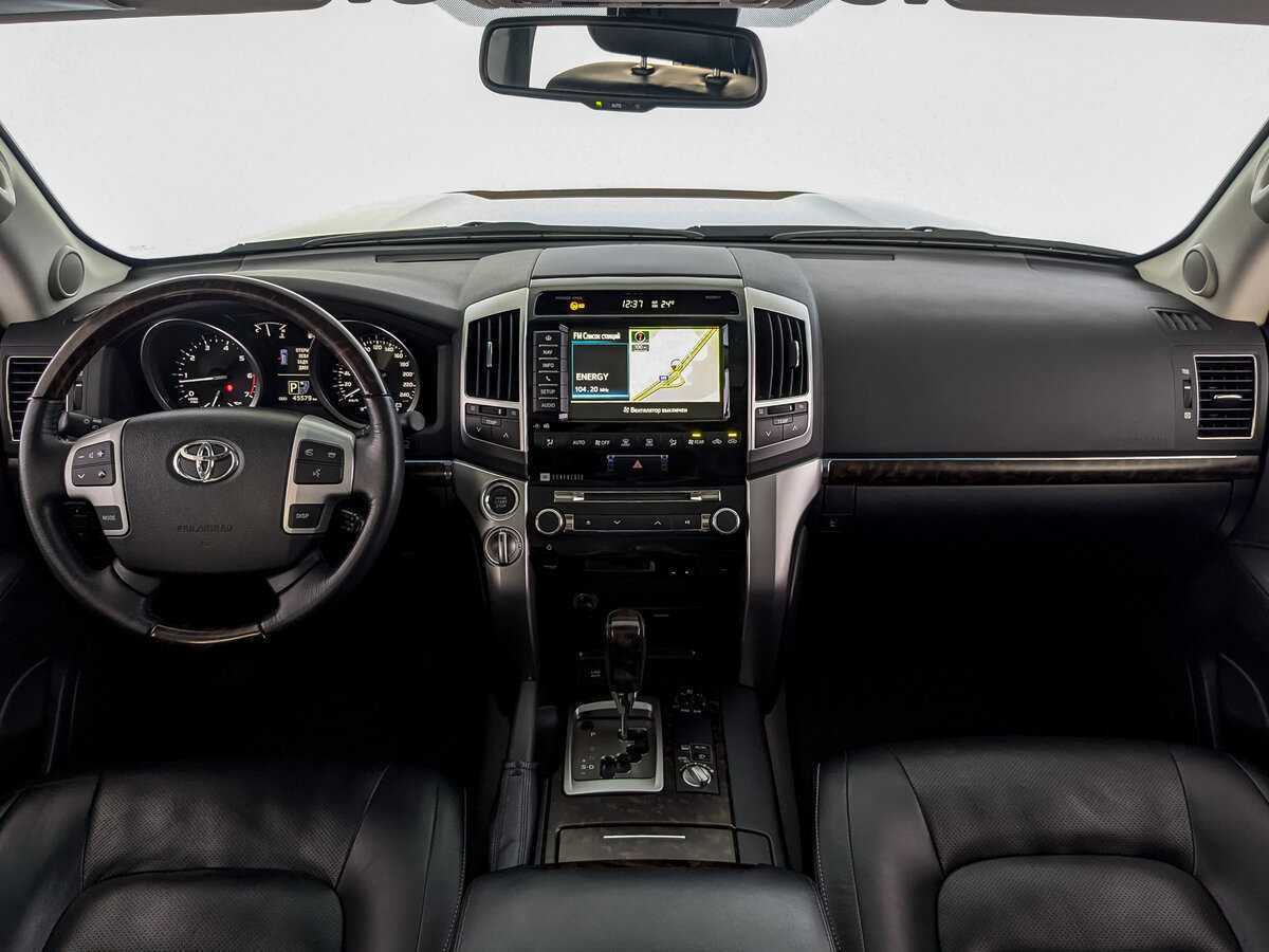 Toyota Land Cruiser с пробегом — 2014 год. Фото: #11