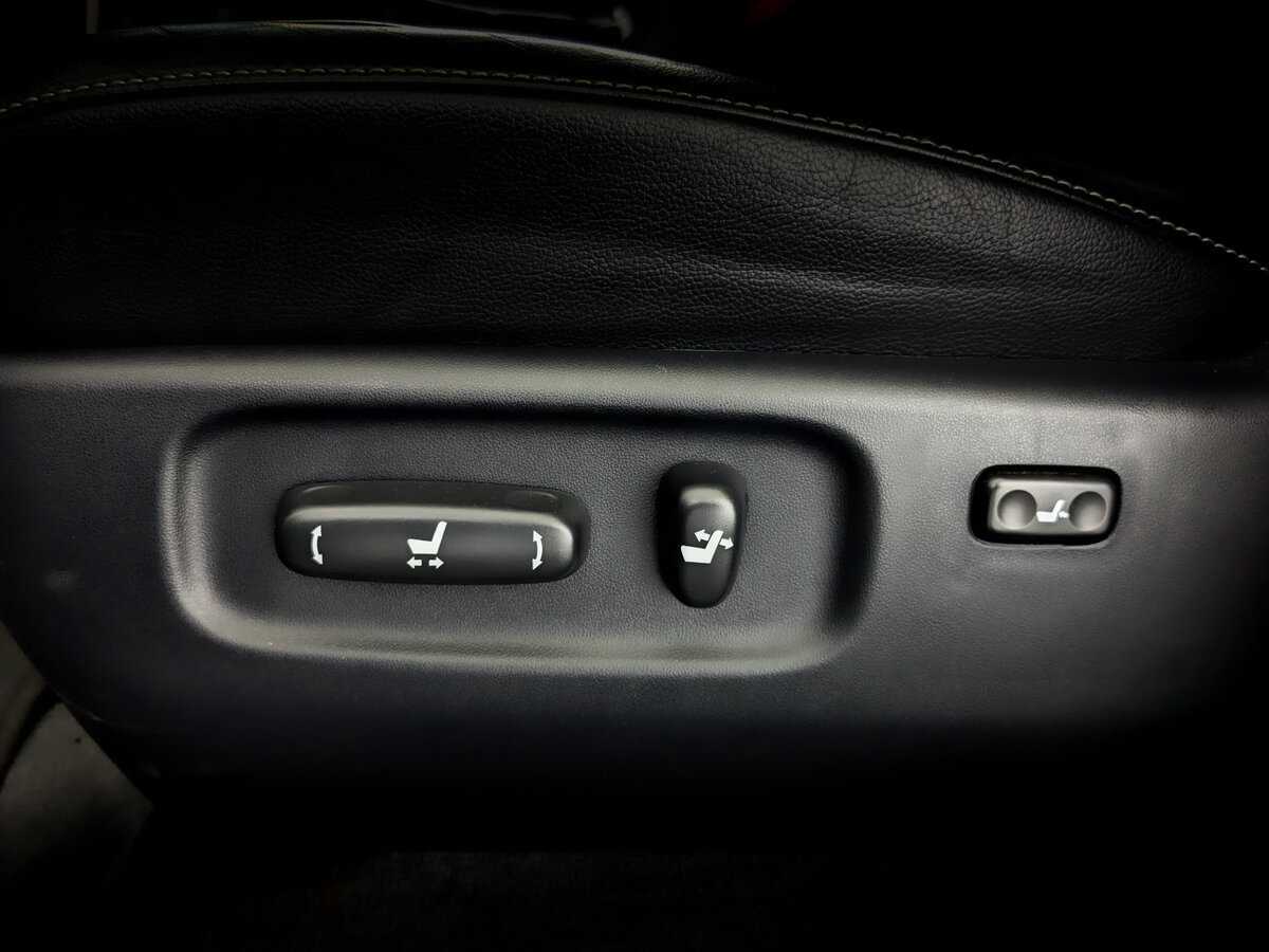 Toyota Land Cruiser с пробегом — 2014 год. Фото: #14