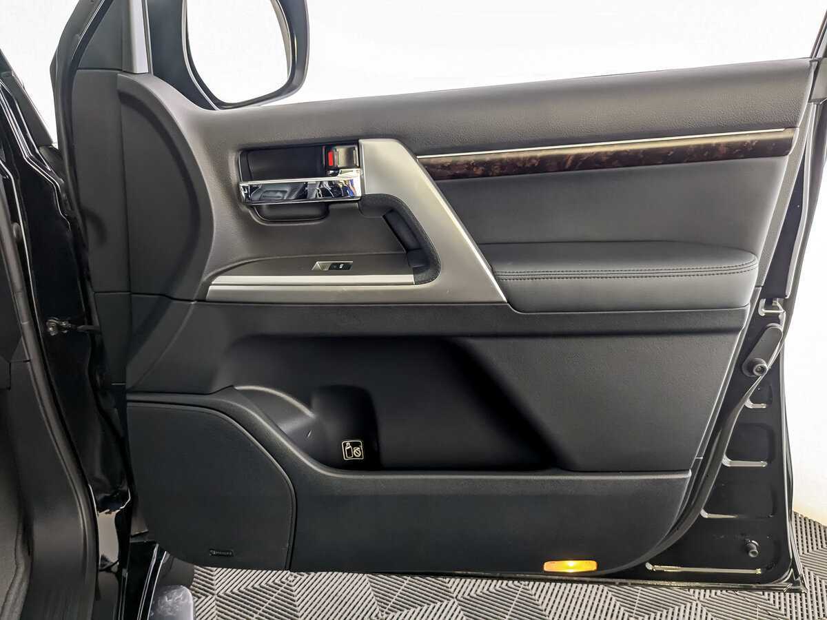 Toyota Land Cruiser с пробегом — 2014 год. Фото: #19