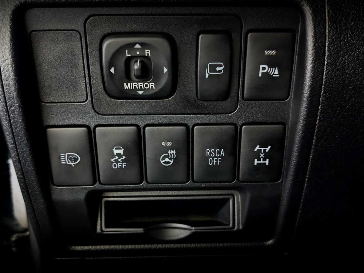 Toyota Land Cruiser с пробегом — 2014 год. Фото: #24