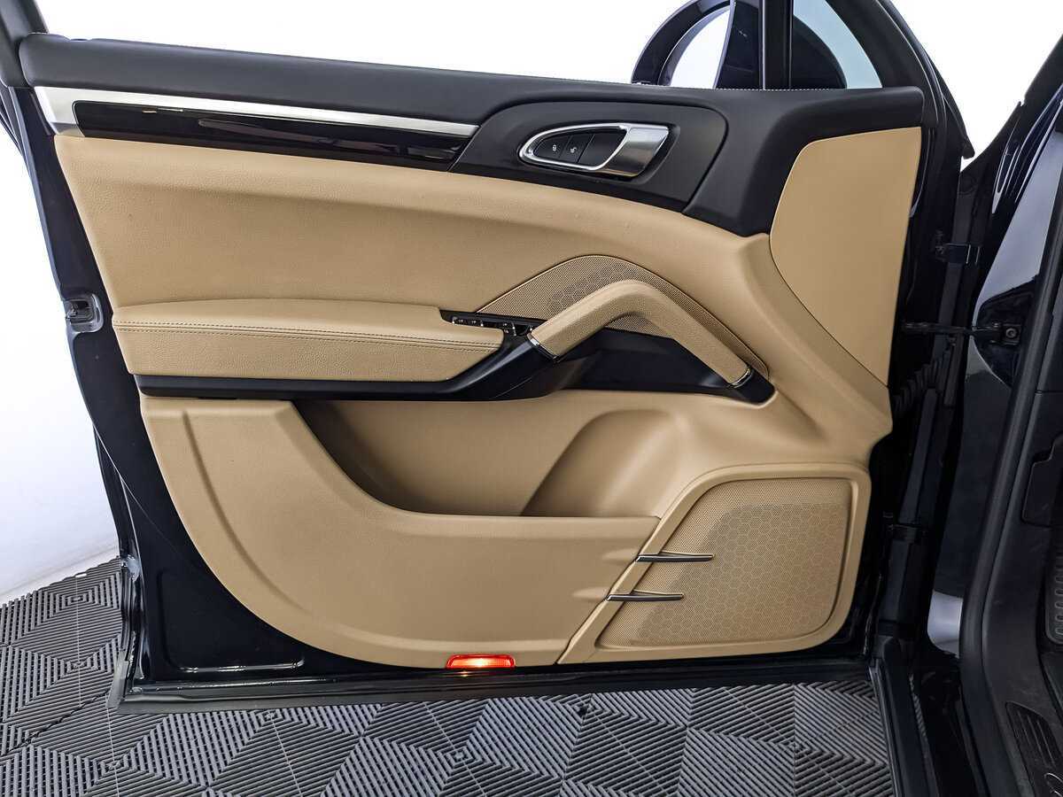 Porsche Cayenne с пробегом — 2015 год. Фото: #14