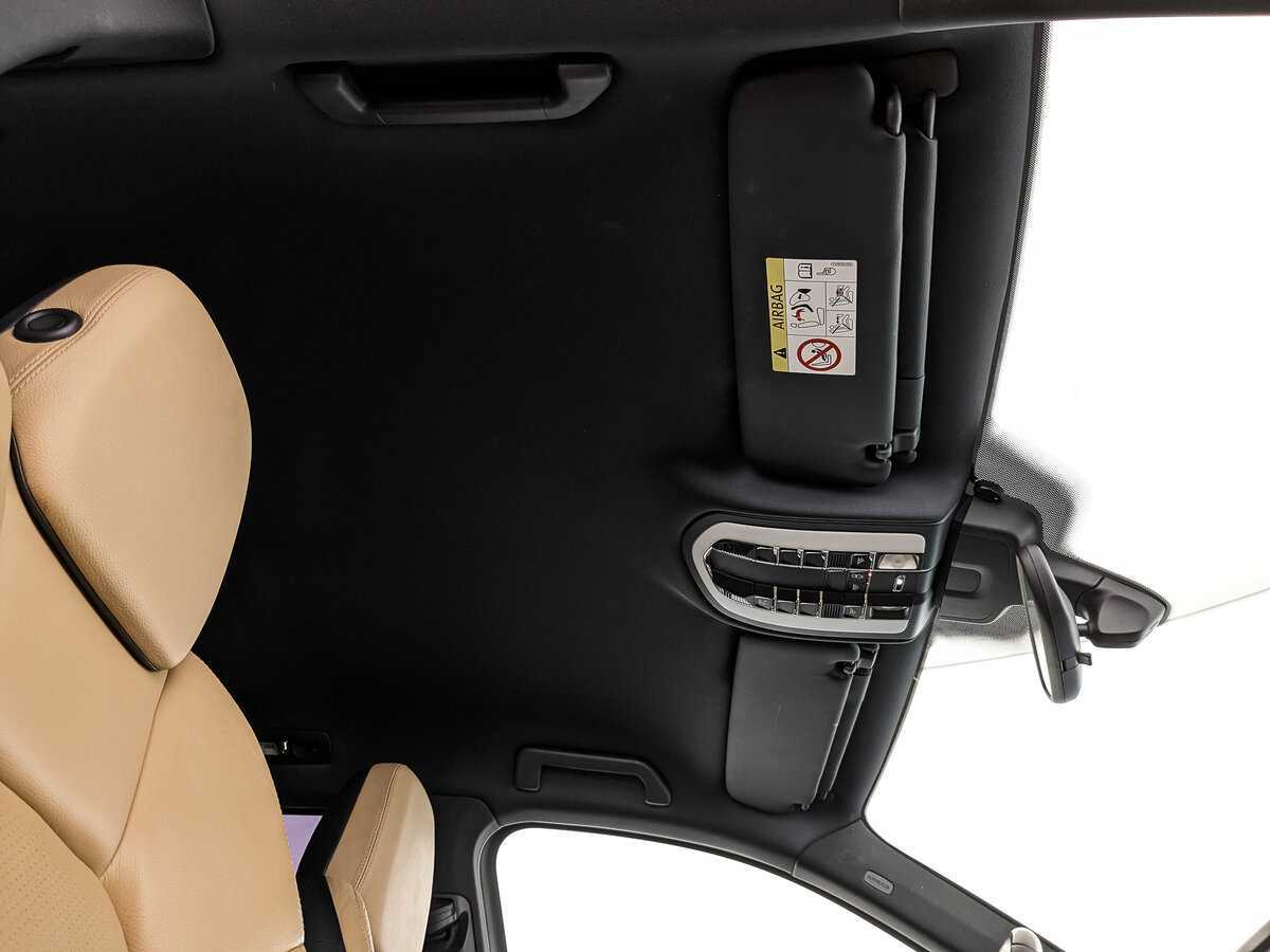 Porsche Cayenne с пробегом — 2015 год. Фото: #17