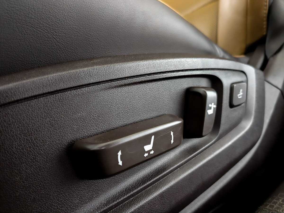 Lexus ES с пробегом — 2017 год. Фото: #16