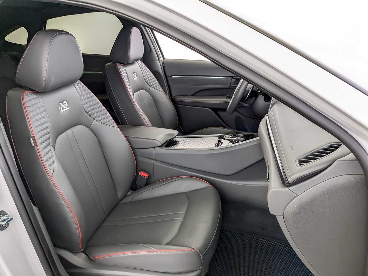 Hyundai Sonata с пробегом — 2023 год. Фото: #18