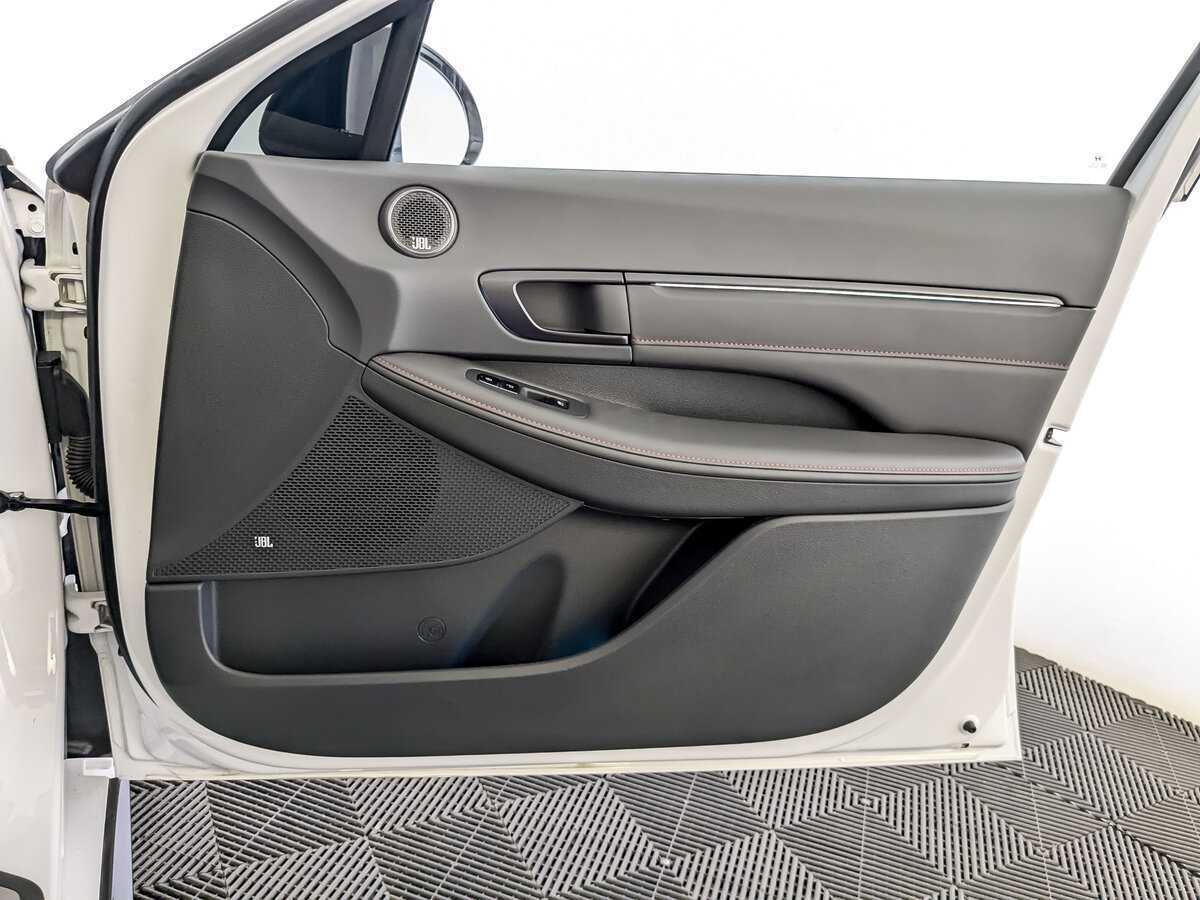 Hyundai Sonata с пробегом — 2023 год. Фото: #19