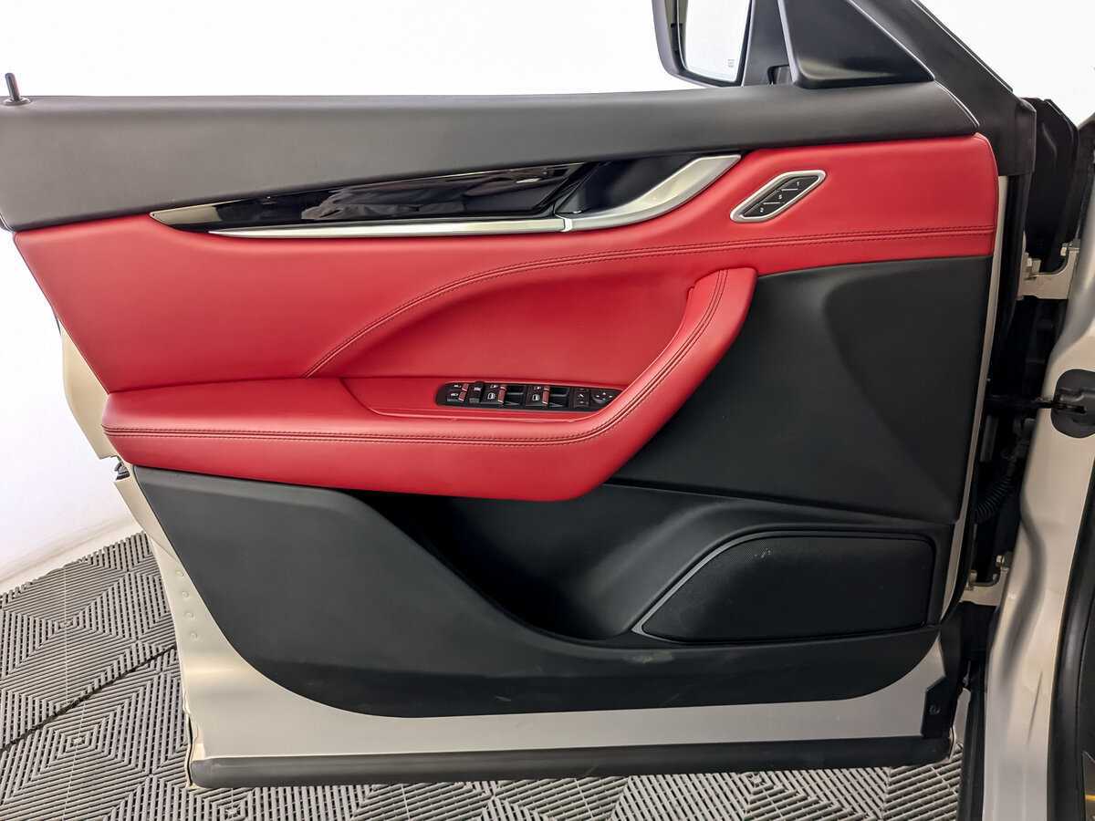 Maserati Levante с пробегом — 2017 год. Фото: #14