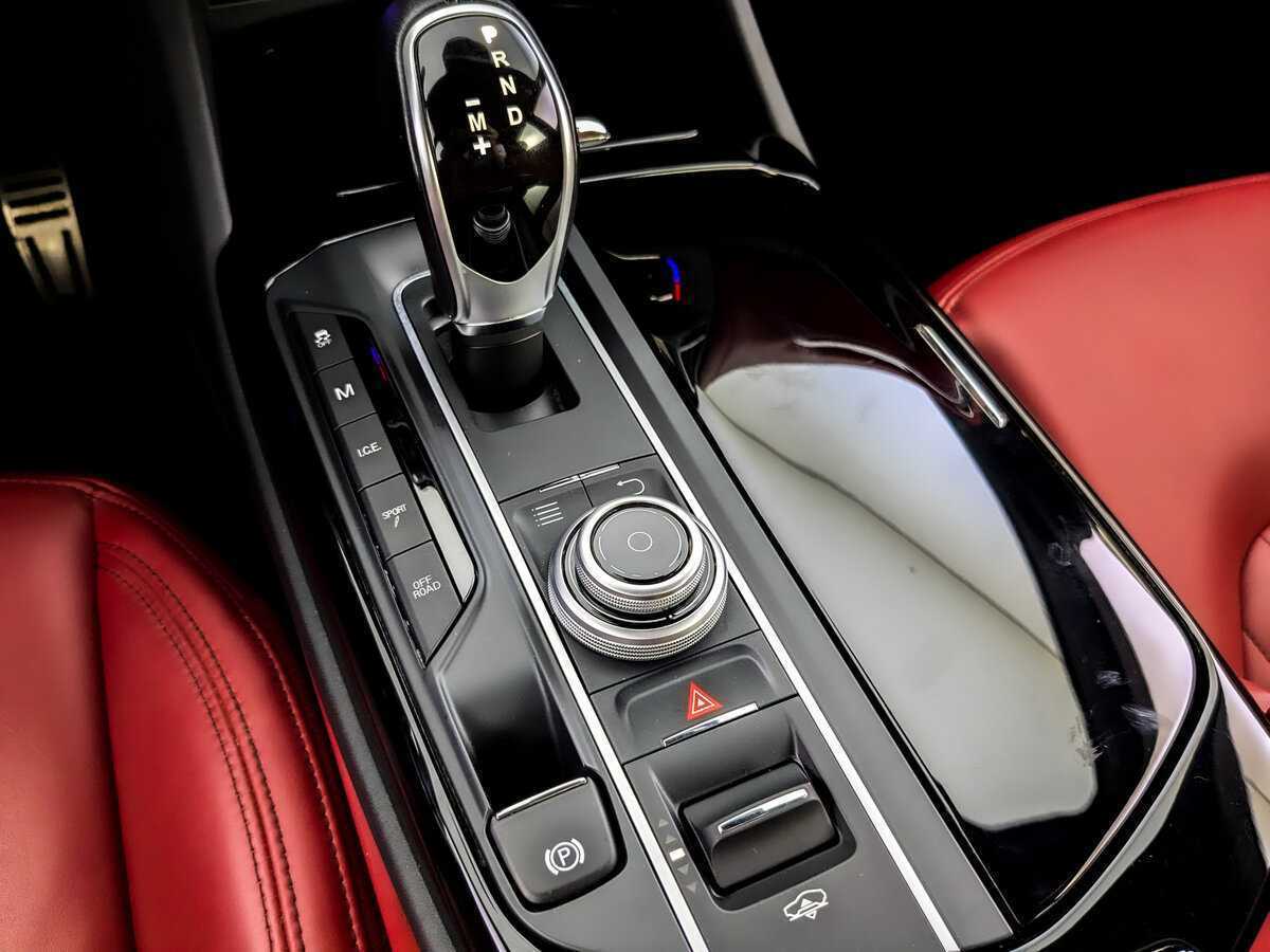 Maserati Levante с пробегом — 2017 год. Фото: #21