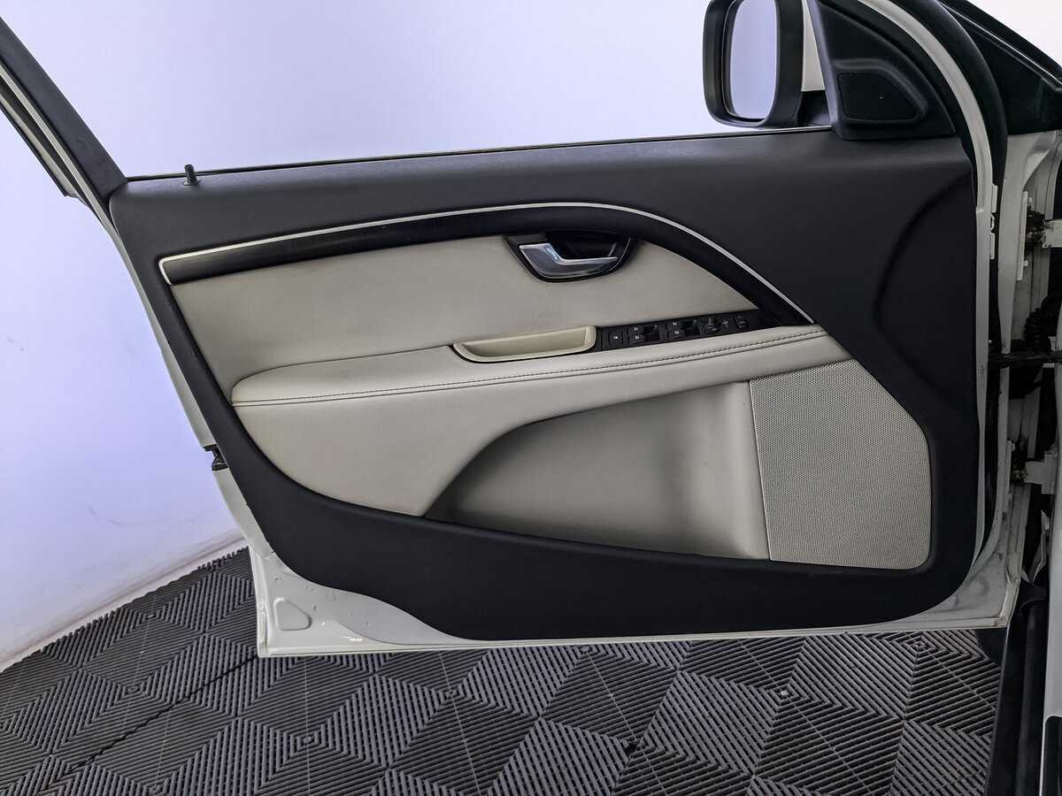 Volvo XC70 с пробегом — 2012 год. Фото: #14