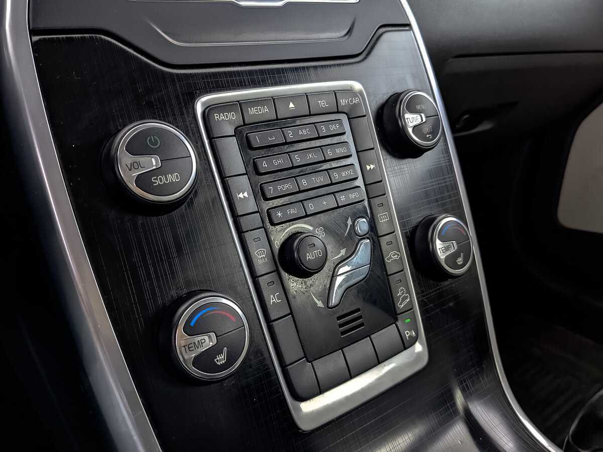 Volvo XC70 с пробегом — 2012 год. Фото: #16