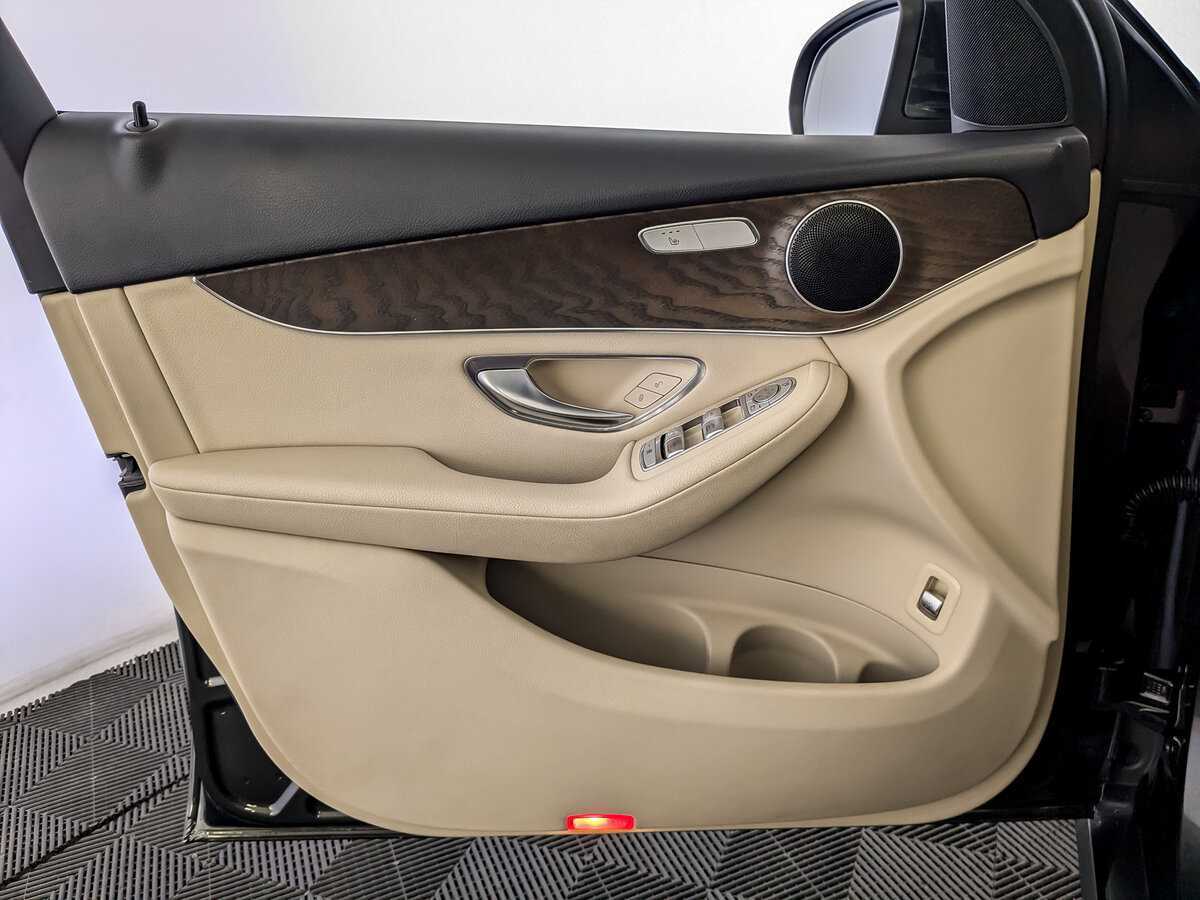 Mercedes-Benz GLC с пробегом — 2019 год. Фото: #14