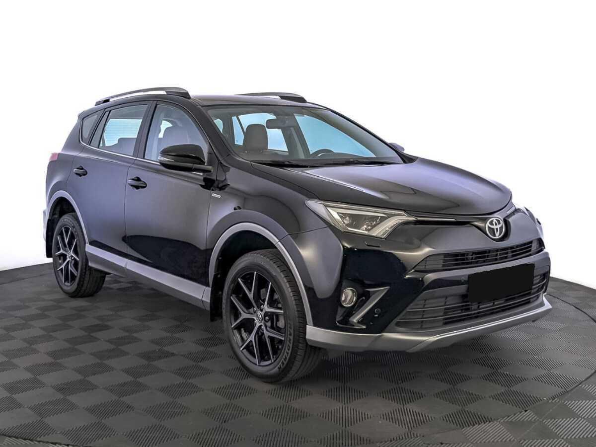 Toyota RAV4 с пробегом — 2017 год. Фото: #2