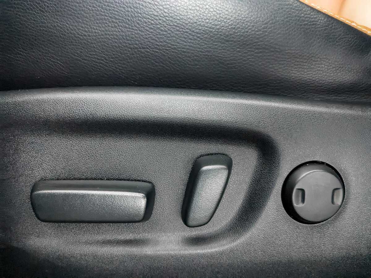 Toyota RAV4 с пробегом — 2017 год. Фото: #23